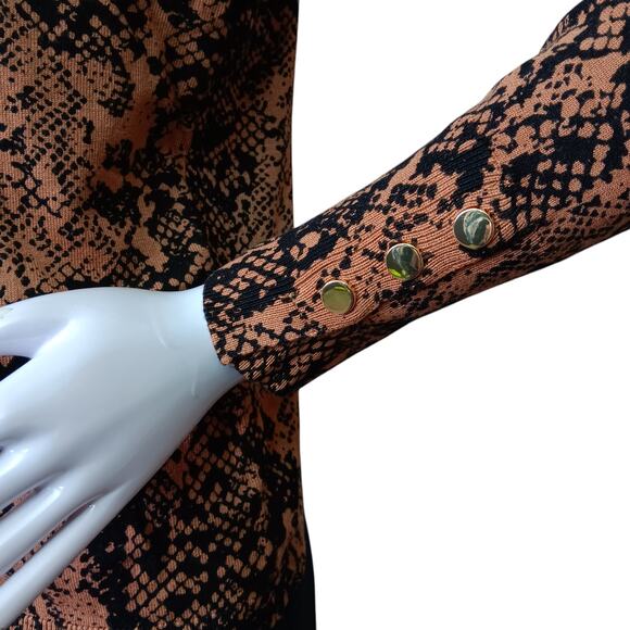 JM Collection Medium Petite Snake Print Top Long Sleeve Brown and Black Pullover - Picture 4 of 11